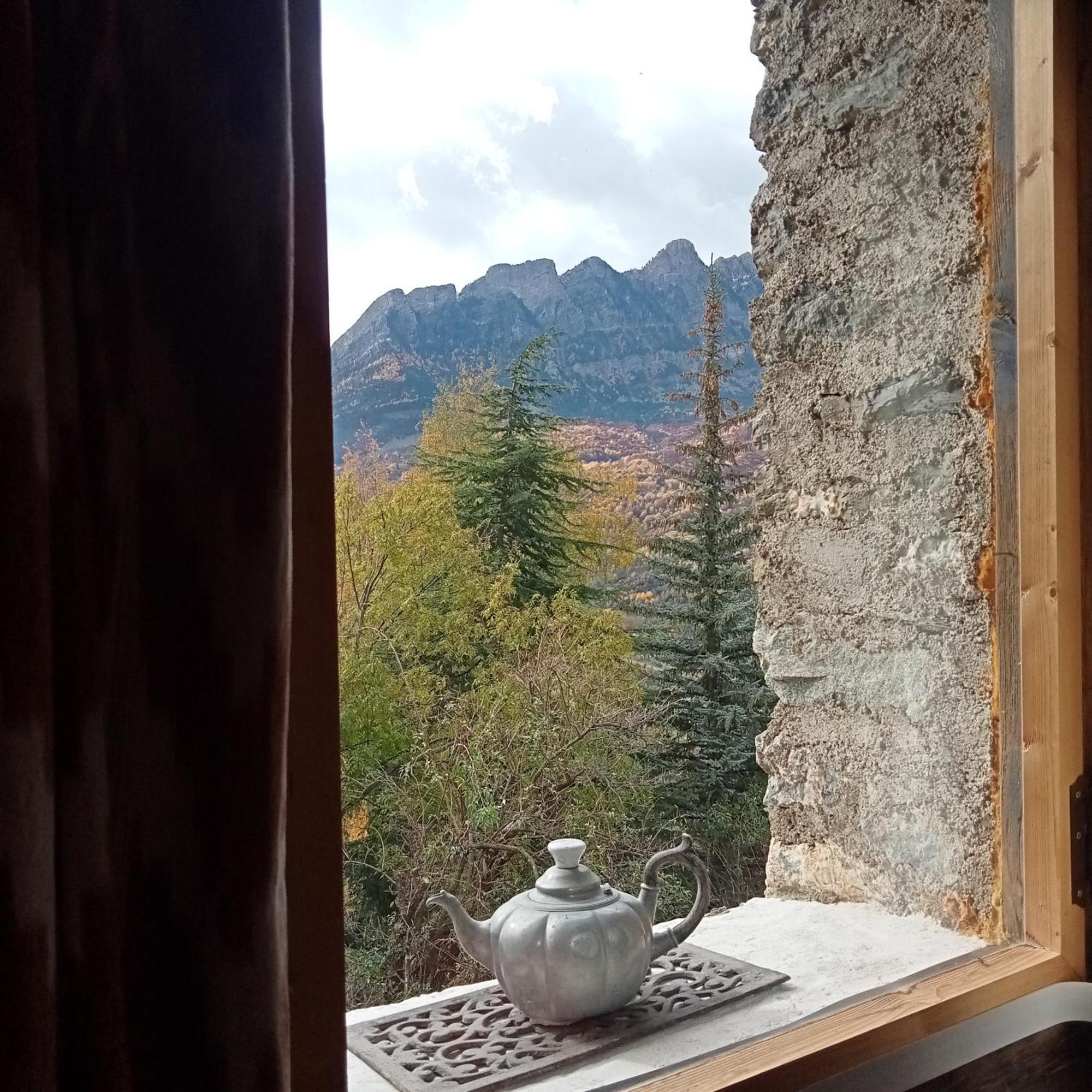 Suite En Cuadra Pajar, Casa Rural Hoz de Jaca Eksteriør bilde