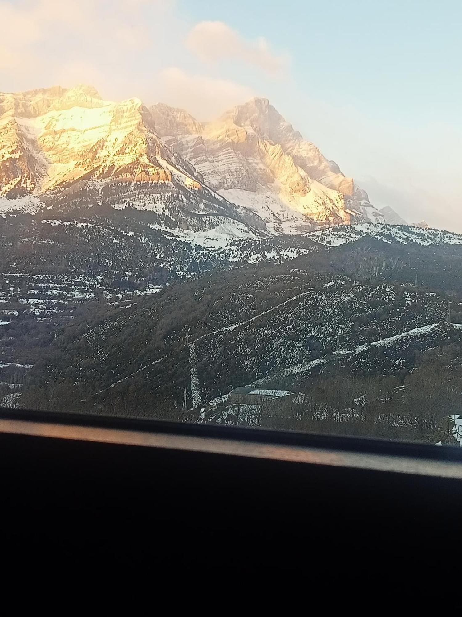 Suite En Cuadra Pajar, Casa Rural Hoz de Jaca Eksteriør bilde